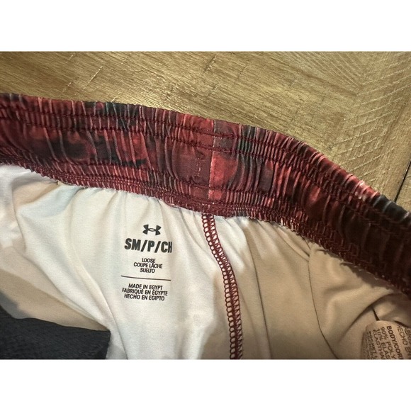 Under Armour Mens Size Small Training Red Black White Athletic Loose Fit Shorts - Picture 3 of 14